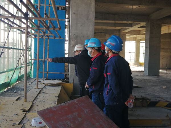 公司高管帶隊觀摩標(biāo)準化工地